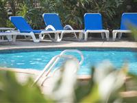 Swimming Pool Seating - BreakFree Longbeach 